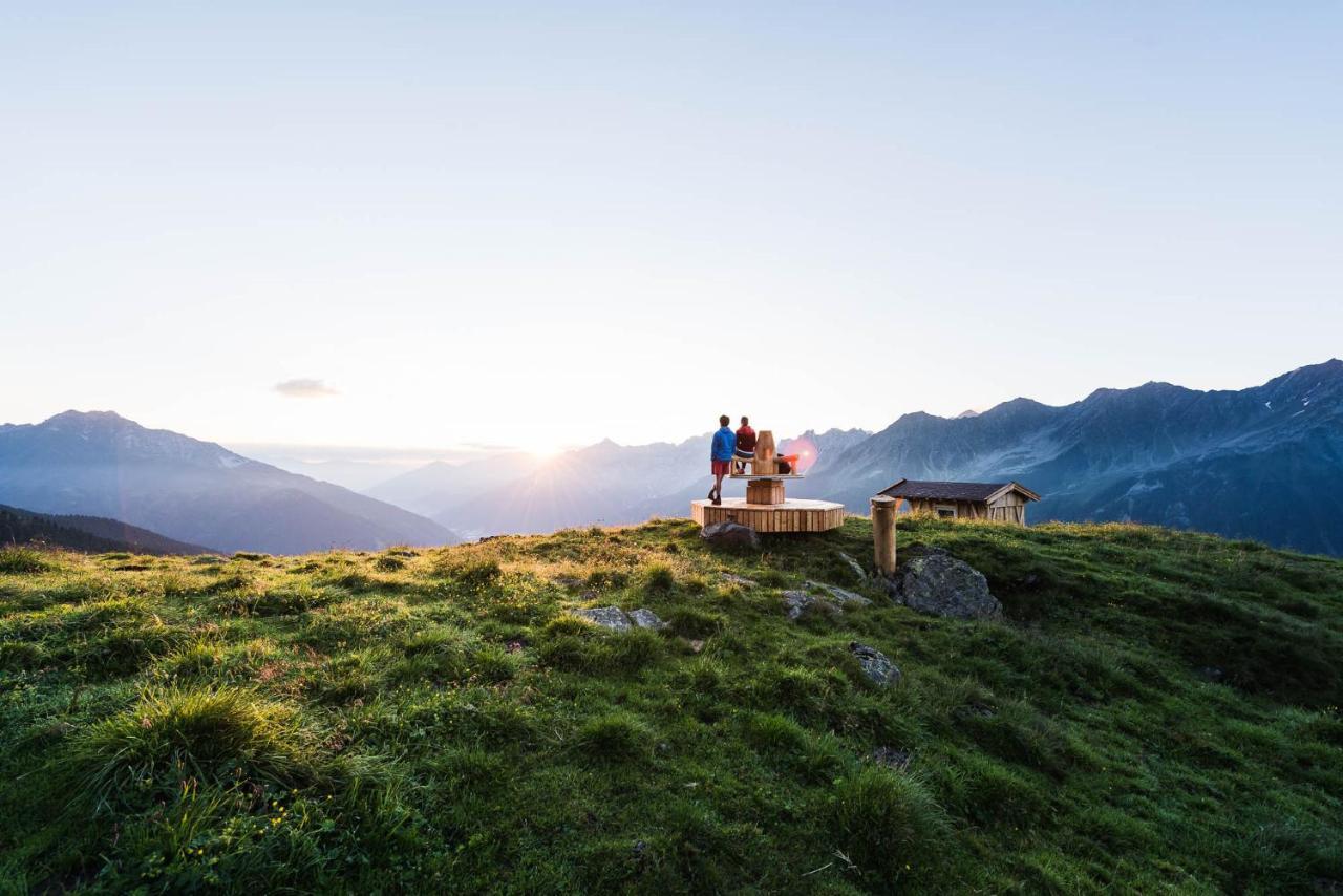 Stubaier Gletscher Xl Apartments Residenz Haus Alpenkoenig Ferienwohnungen Im Alpinen Charme Stubai Super Card Inklusive Neustift im Stubaital Extérieur photo